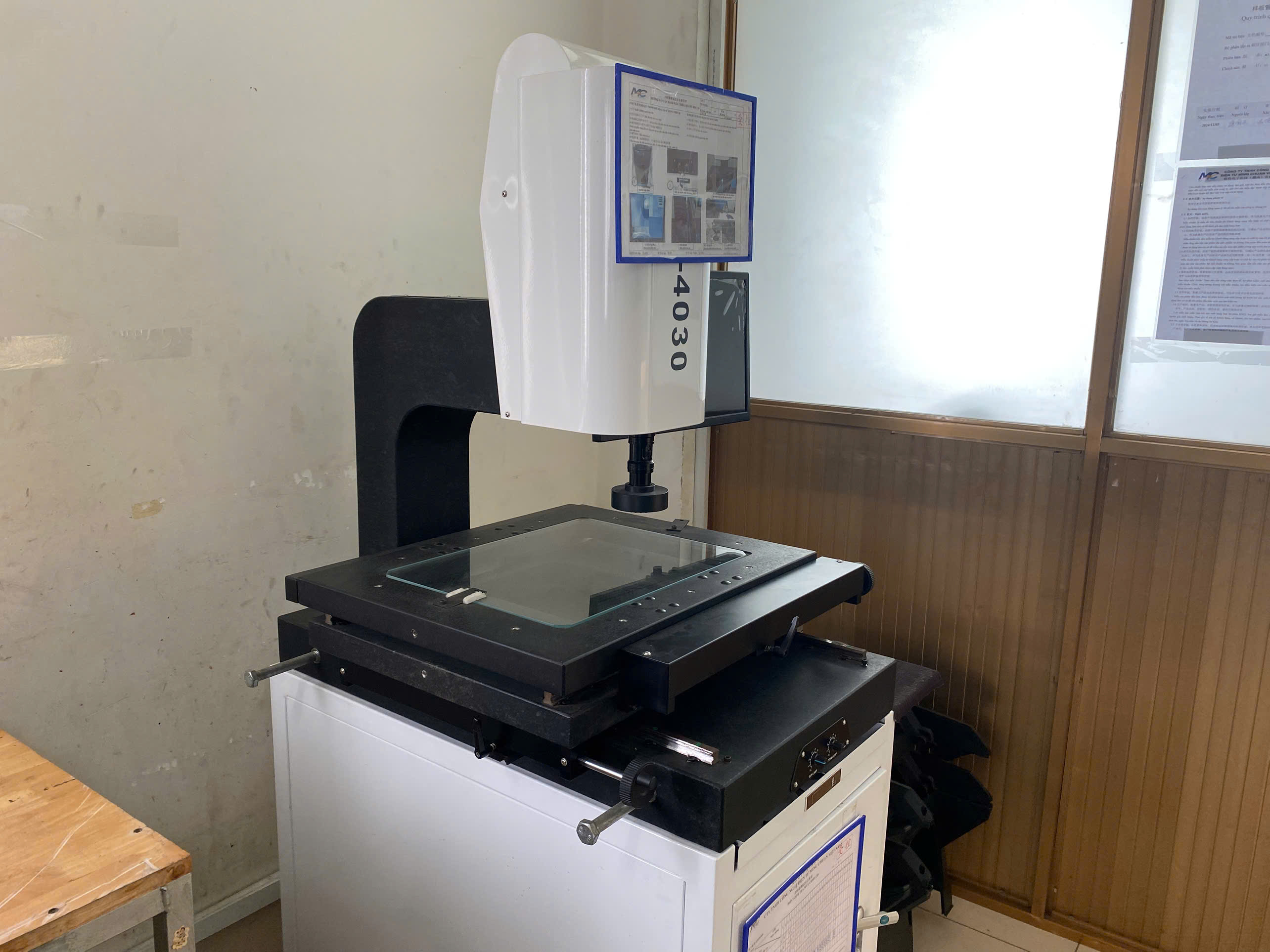 Optical coordinate measuring machine VMS-4030.jpg